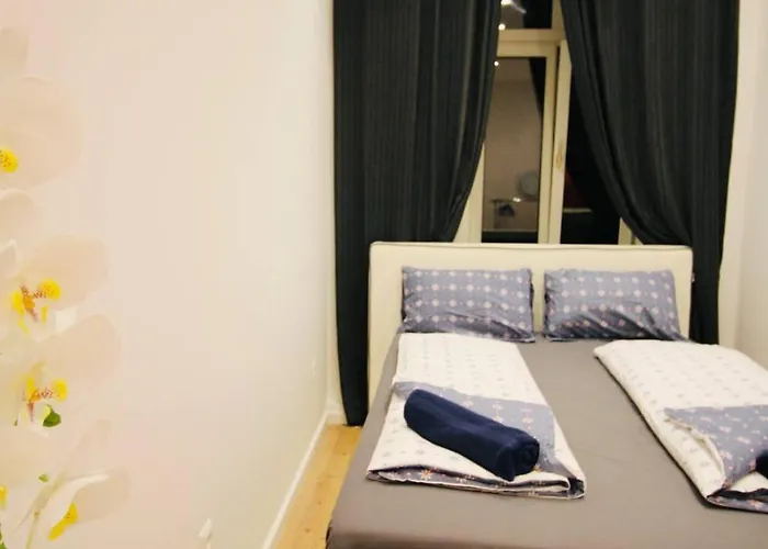 Comfort In Praterstern Area